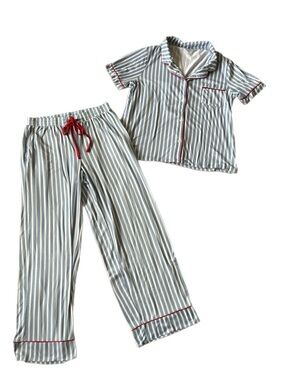 GapBody Women’s Original Striped Pajama Set